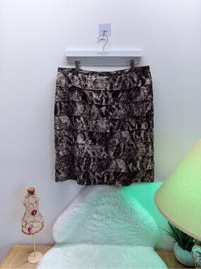 cleo Black and Cream Snakeskin Ruffled Party Ready Mini Skirt 💃🏻 34W x 21.5L